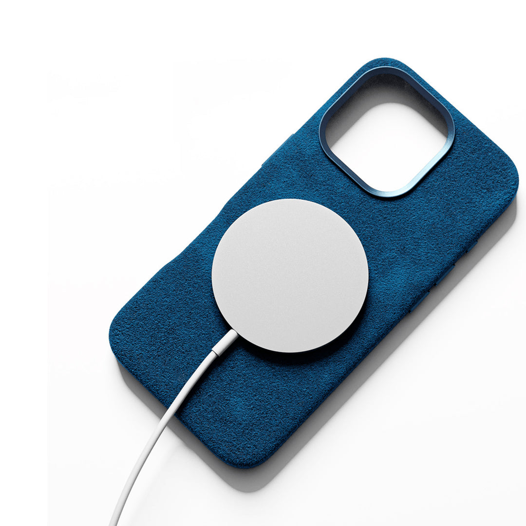 BLUE ALCANTARA CASE WITH MAGSAFE