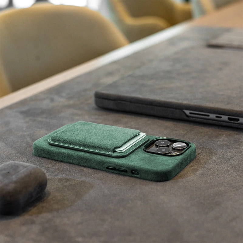 GREEN ALCANTARA CASE WITH MAGSAFE