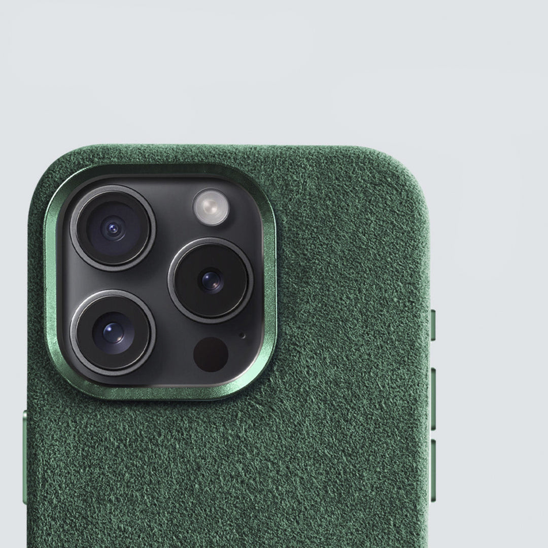 GREEN ALCANTARA CASE WITH MAGSAFE