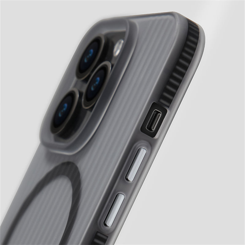 TRANSPARENT IPHONE CASE WITH GEOMETRIC DESIGN AND MAGSAFE