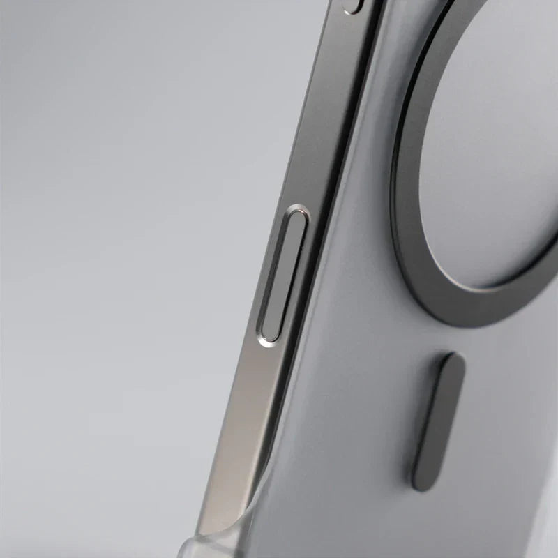 MINIMALIST MAGSAFE IPHONE CASE