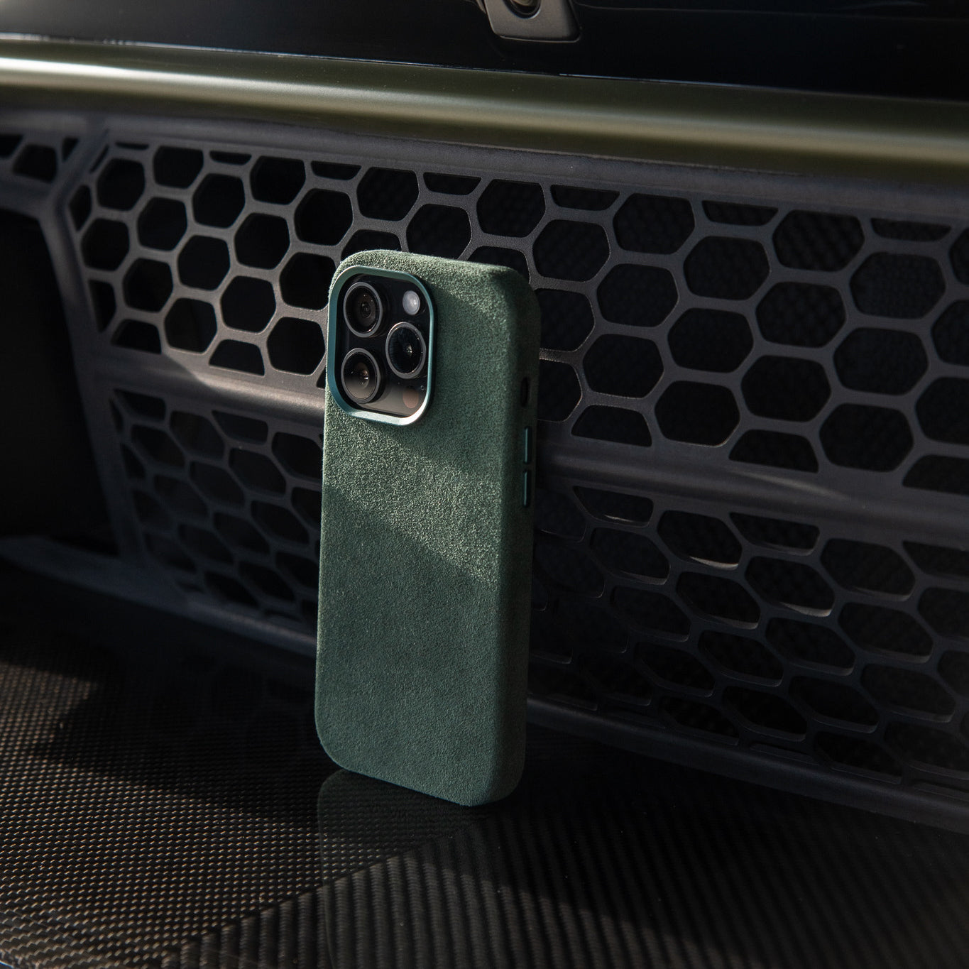 GREEN ALCANTARA CASE WITH MAGSAFE