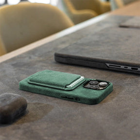 GREEN ALCANTARA CASE WITH MAGSAFE