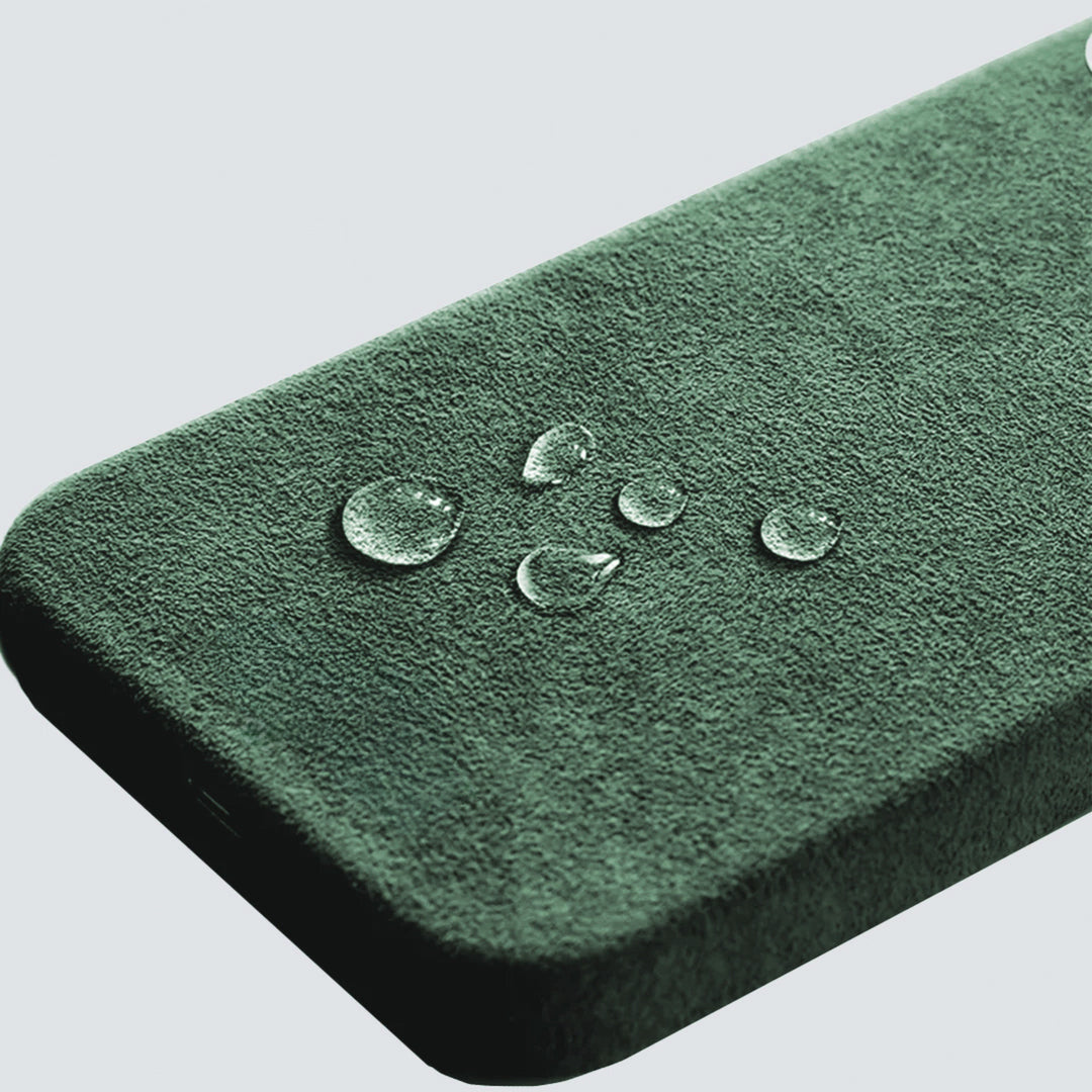 GREEN ALCANTARA CASE WITH MAGSAFE