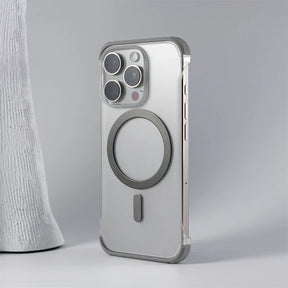 MINIMALIST MAGSAFE IPHONE CASE