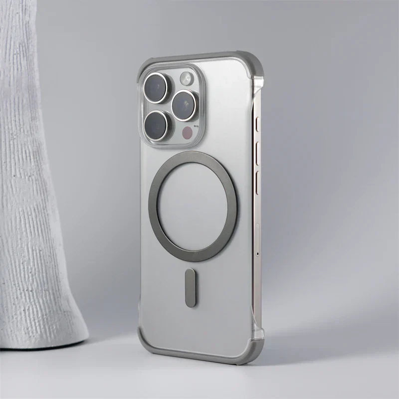 MINIMALIST MAGSAFE IPHONE CASE