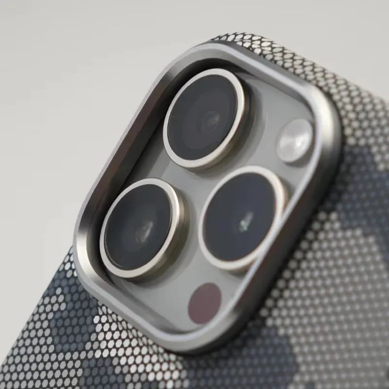 IPHONE CARBON CAMOUFLAGE CASE WITH MAGSAFE